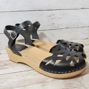 Swedish Hasbeens ornament cut out black sandals